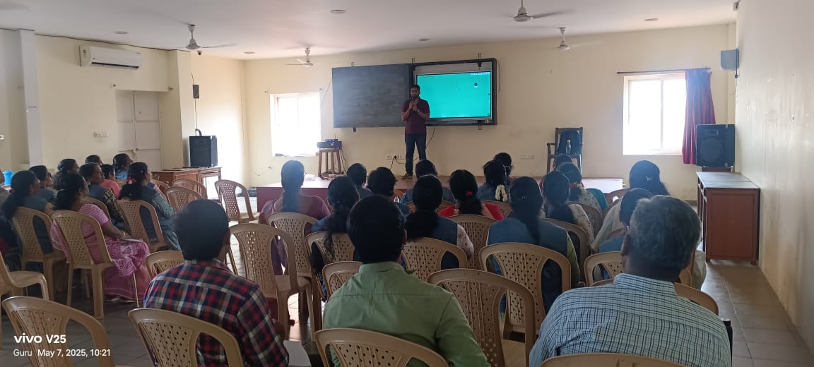 Mastering Interactive Panel Boards : Teacher Training Workshop