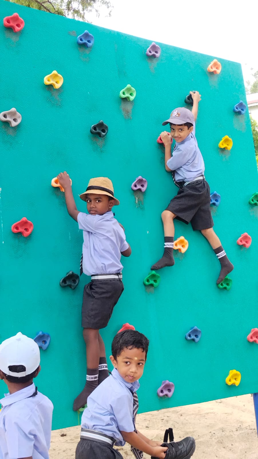GRADE 1 VISIT TO SEMMOZHI POONGA